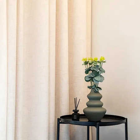 Azure Waves, Exclusive Ampavris