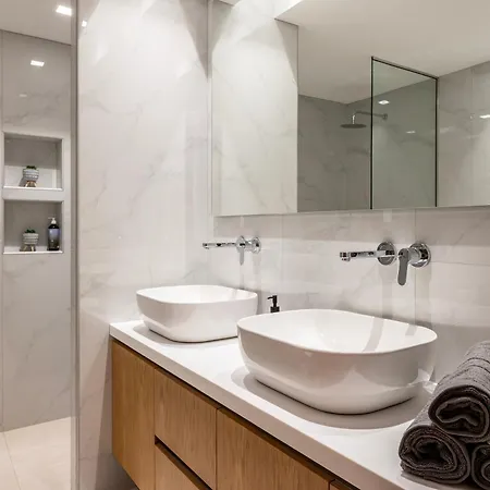 Azure Waves, Exclusive Apartman