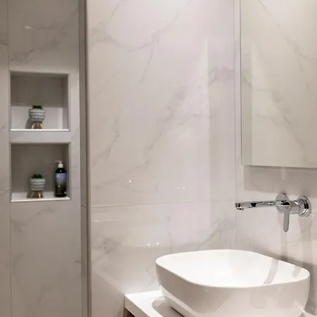 Azure Waves, Exclusive Apartman